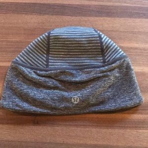 Lululemon hat with ponytail hole